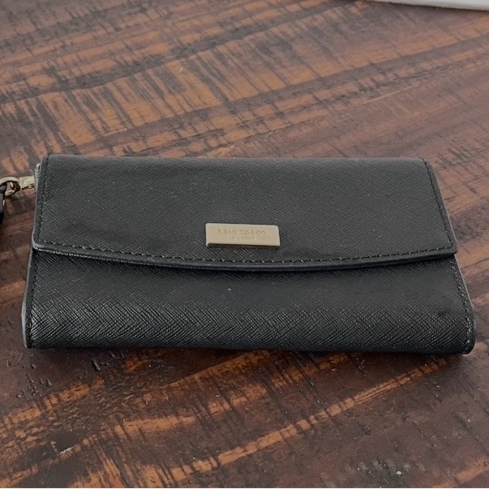 Kate Spade: Women’s Wristlet Wallet W/ Checkbook/ Cards / Cash Areas
